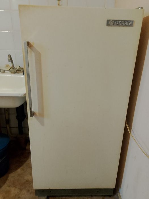 Холодильник Советский - Свияга. Отличный холодильник,Морозит прекрасно