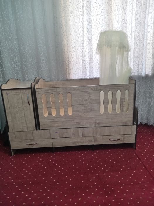 Мебель сотилади.