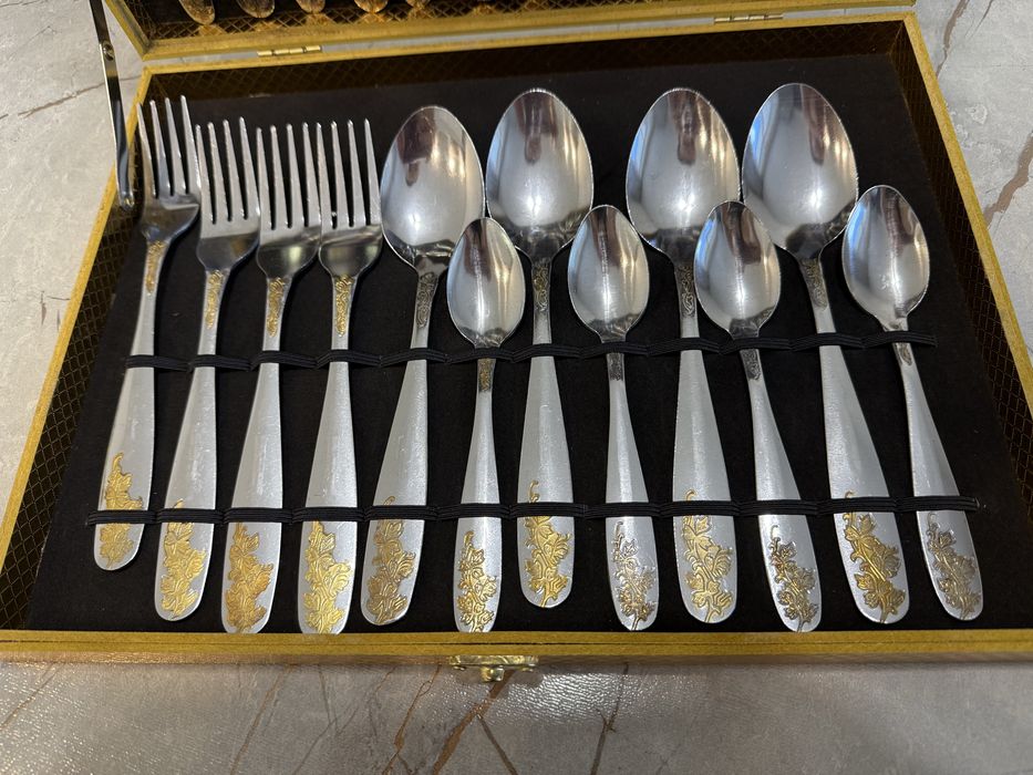 Новый набор столовых приборов