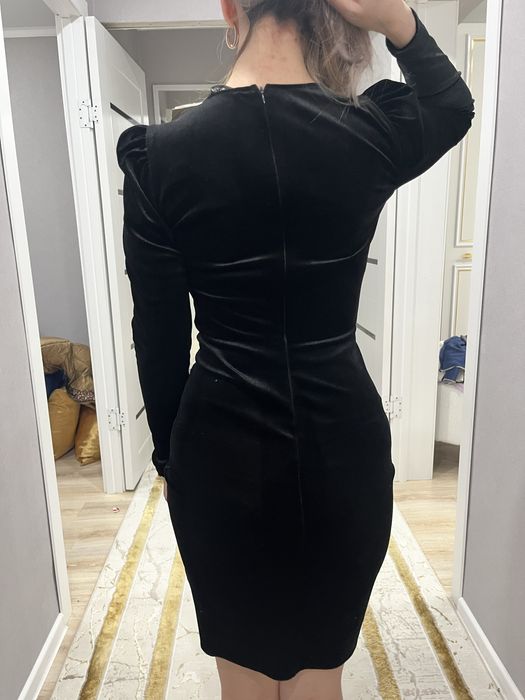 Новое платье с этикеткой