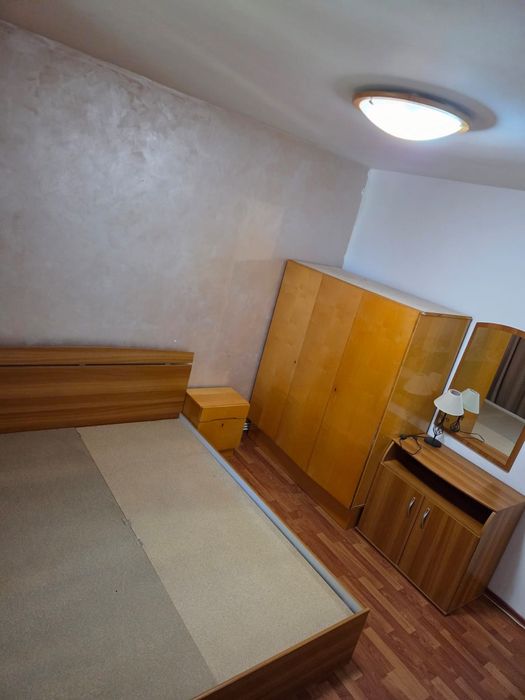 Apartament 3 camere et 4 din 10 cu lift!