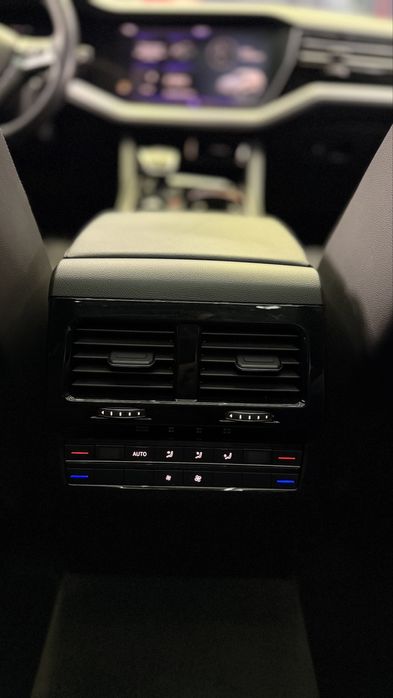 Touareg CR7, R line, Dyn audio, Panoramic, vetilatie , Matrix
