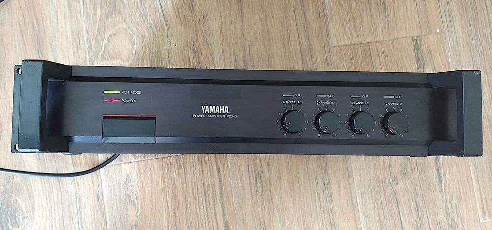 Yamaha P2040 power amplificator studio pentru monitoarele Yamaha NS-10m