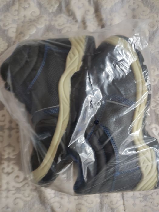 Продам Ботинки Новые