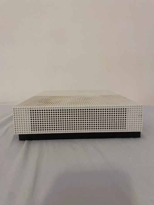 Xbox One S cu CD-ROM