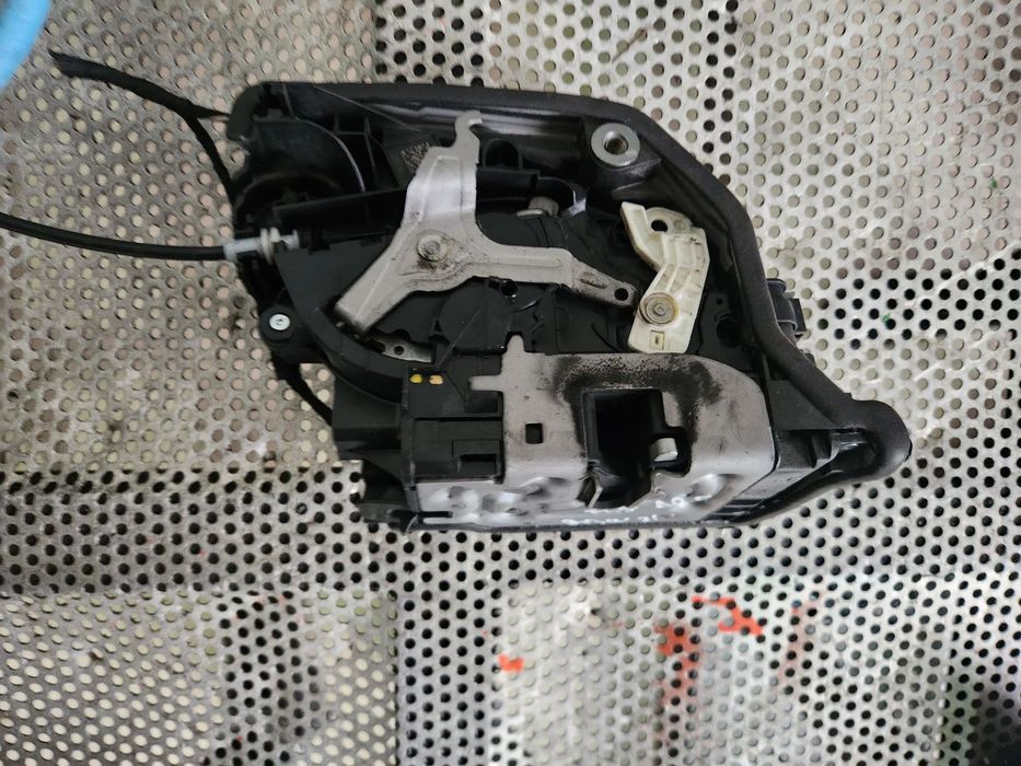 Broasca Blocator Incuietoare Usa fata Spate Bmw Seria 2 F45 F46 Voaln Stanga Europa