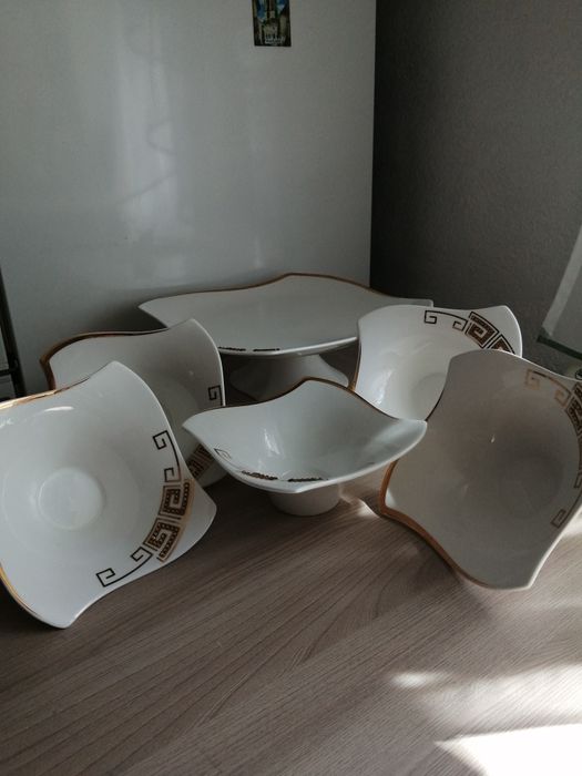 Столовая посуда со стразами