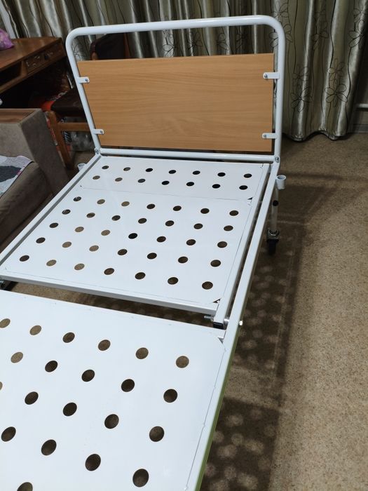 Продам медицинскую кровать.
