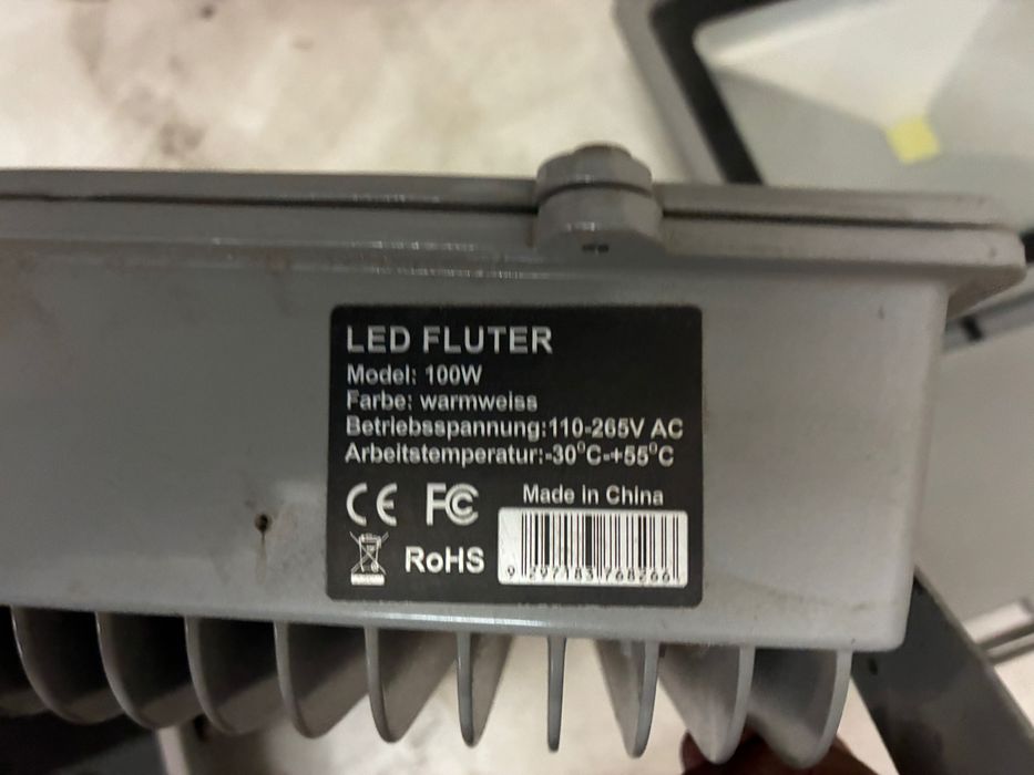 Proiector LED 100W IP66 exterior, lumină alb caldă