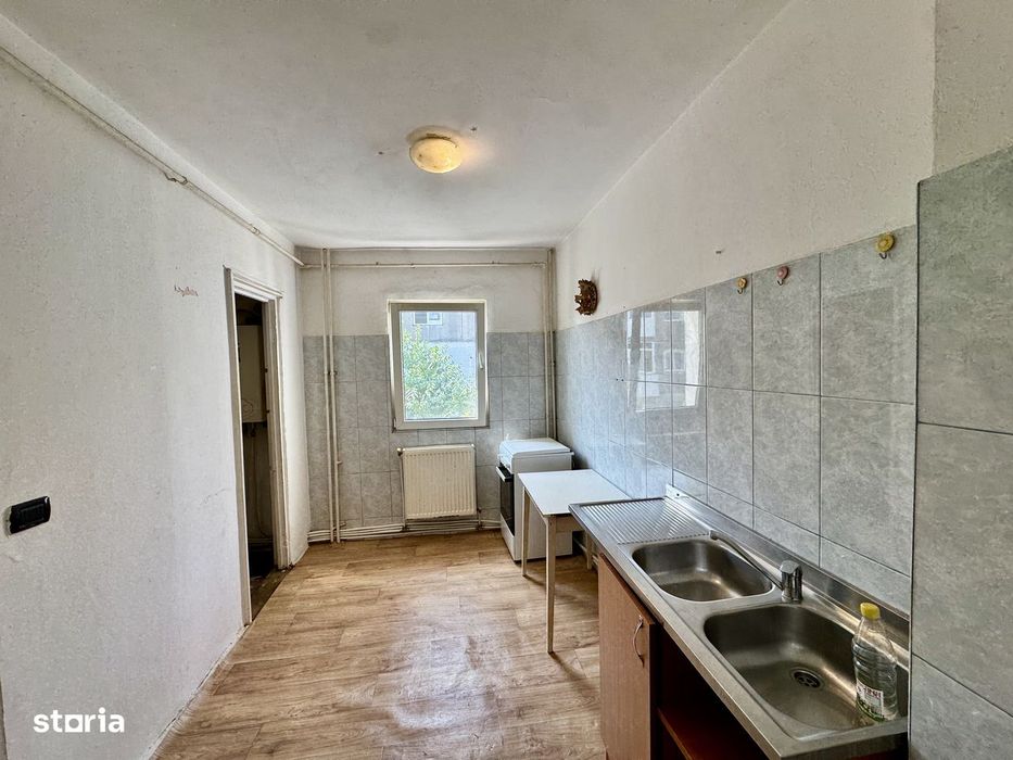 Narcisa bloc 1982, Apartament 2 cam Decomandat, etaj 3/4, cu centrala