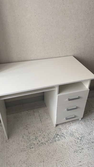 Продам коппьютерный стол