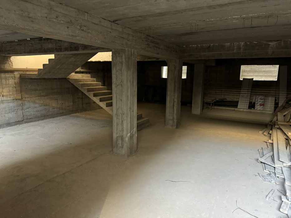 Uy sotiladi karopka hi tech