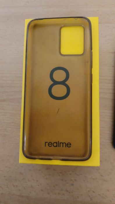 Vand telefon Realme 8