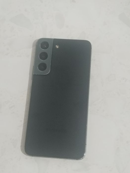 Samsung s22,,, 128... Минус нет.