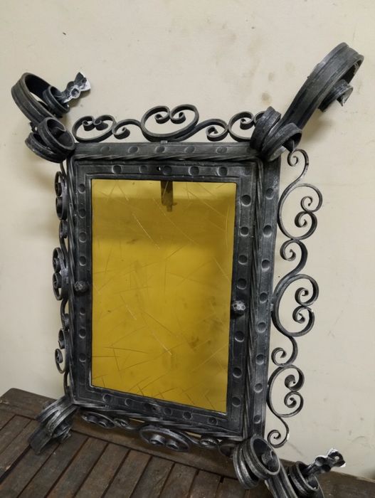 Стар лампион за стена от ковано желязо