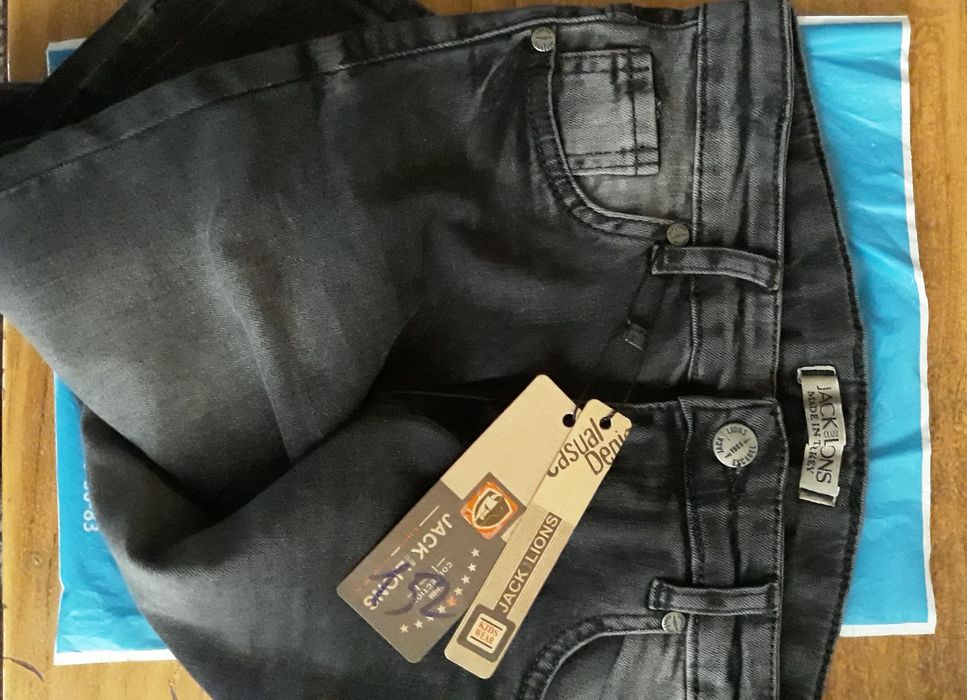 Джинсы на мальчика.