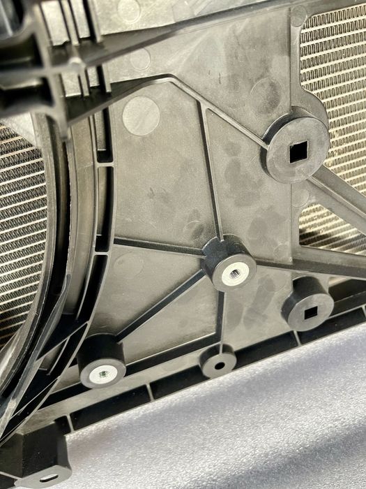 Диффузор и радиатором на Camry 80 Камри 80