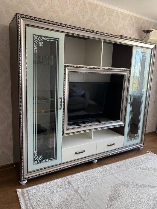 Шкаф для гостиной