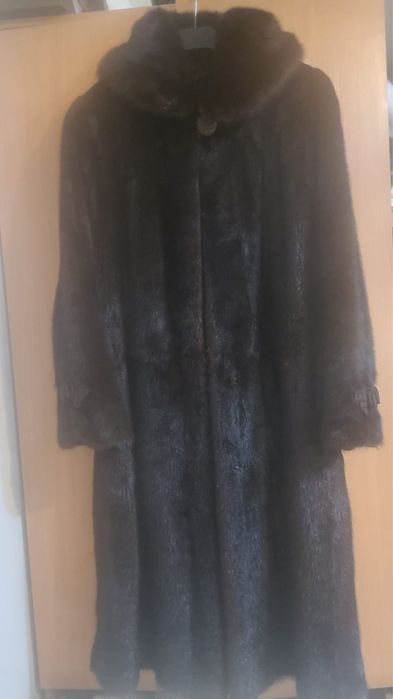 Продам шубу норковую