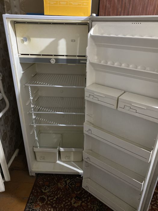 Продам не рабочий холодильник