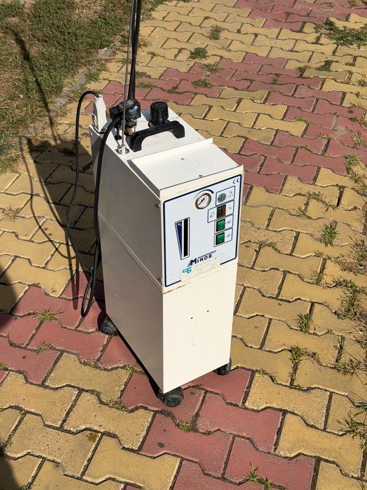 Aparat de curatat cu aburi