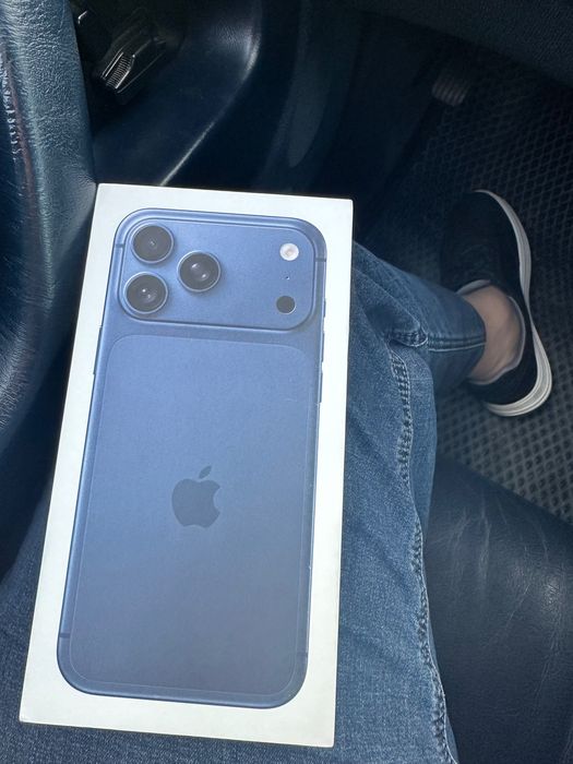 Продаю айфон 17 pro max 256 gb