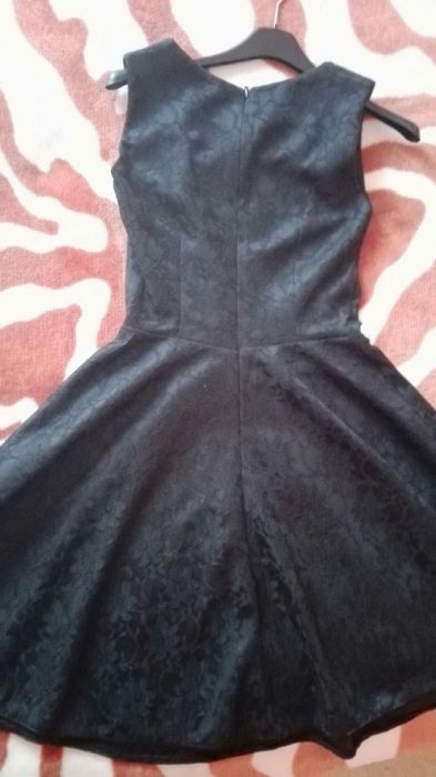 Rochie varsta 10-12 ani,marimea S,impecabila