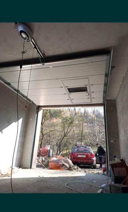 Usa de Garaj - Funcționalitate și design pentru garajul tău