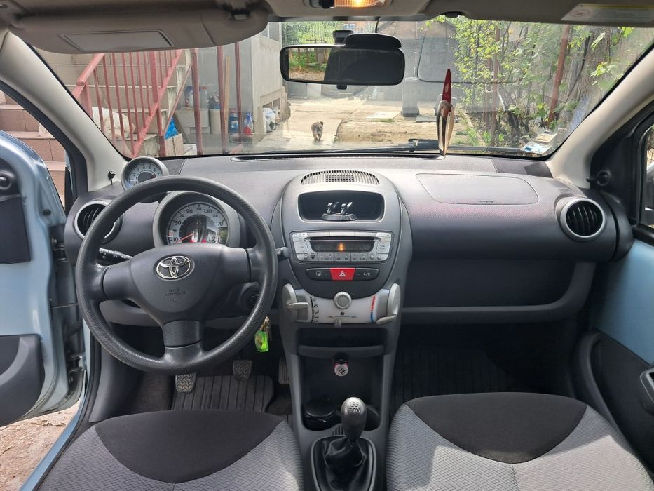 Vând Toyota Aygo