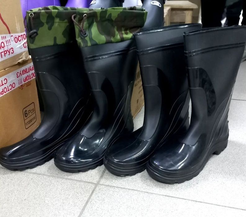Продам     галоши