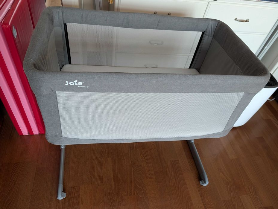 Pătuț pliant 2 în 1 Joie Roomie Gray Flannel, co-sleeper, saltea extra