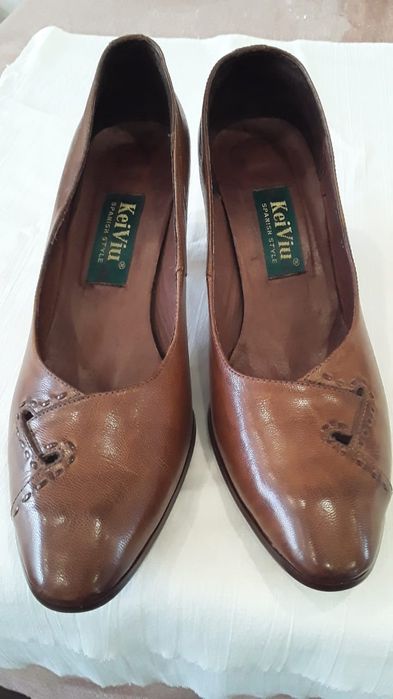 Продаю туфли женские