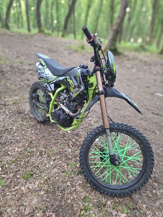Vînd cross 150cc