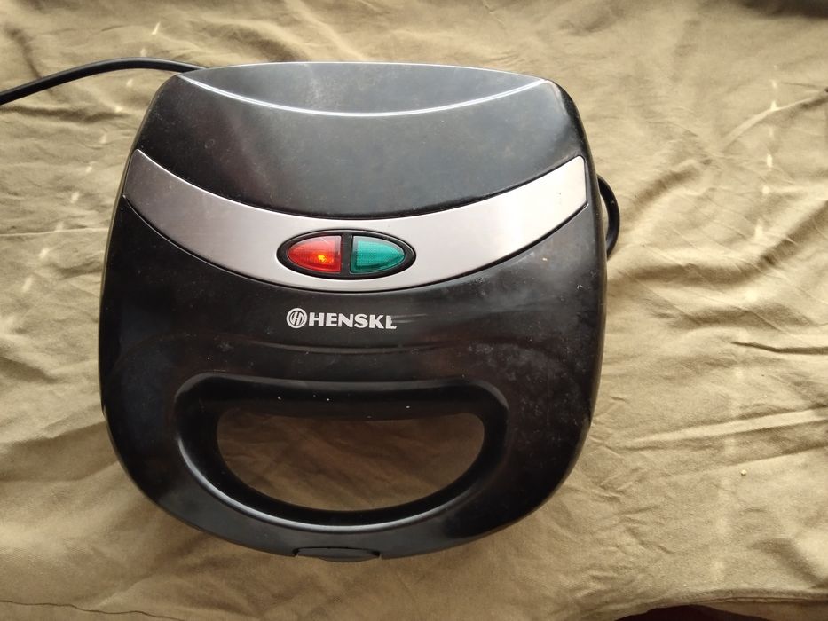 Домашна скара за сандвичи и за палачинки и гофрети