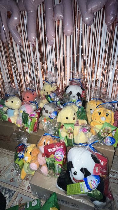 Подарки по 2000 .