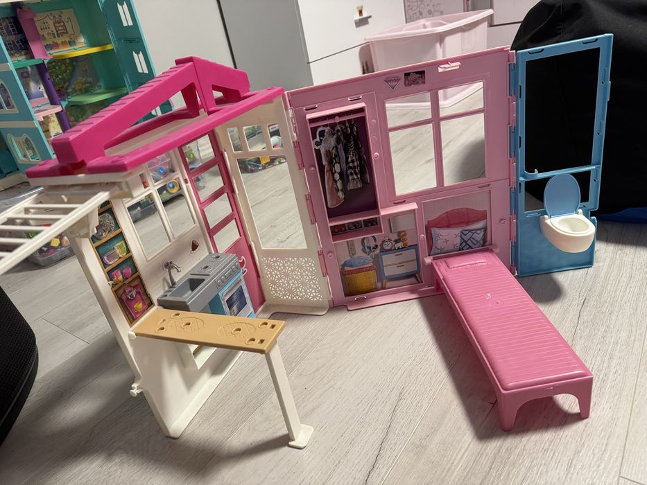 Casa Barbie cu accesorii