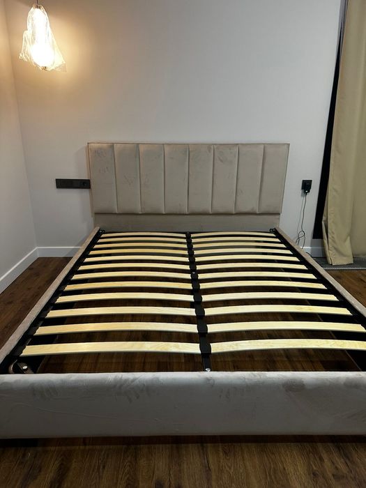 Кровать двуспальная