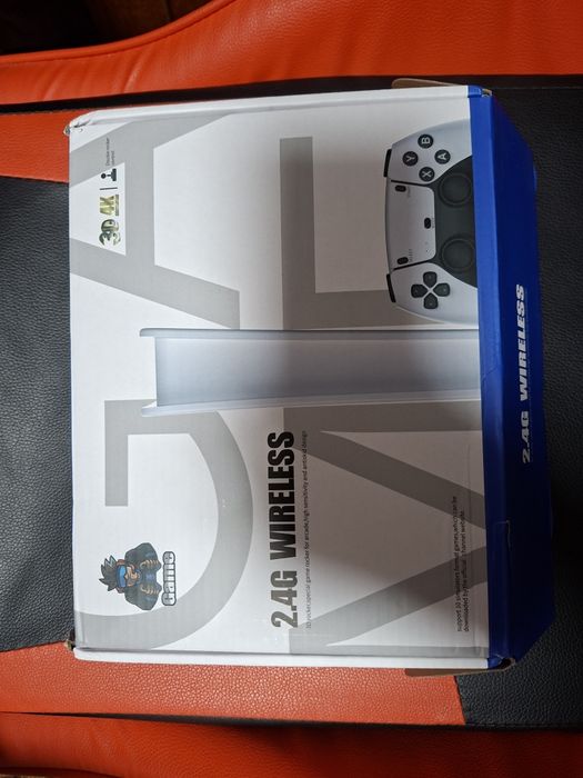 Продам игровую консоль с играми 90х