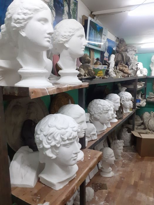 Скульптуры. Бюсты. Гипсовые головы.