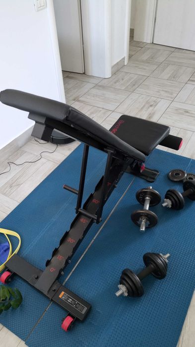 Set complet fitness acasă: bancă reglabilă Decathlon Bench 900 + gantere reglabile cu discuri din fontă + 2 saltele