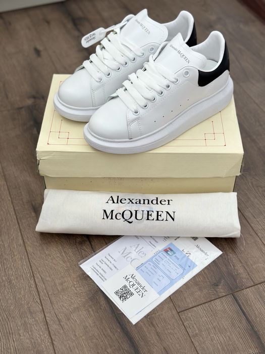 Adidasi ALEXANDER MCQUEEN lProdus NOU Premium Adidasi Baieti | Fete | Unisex | Adidasi NOI Model NOU 2026 | Calitate Premium Alexander Mcqueen Alb