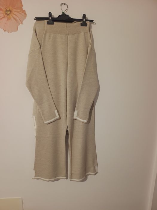 Compleuri Tricotate Dama ! Măsura  M L din material Superior