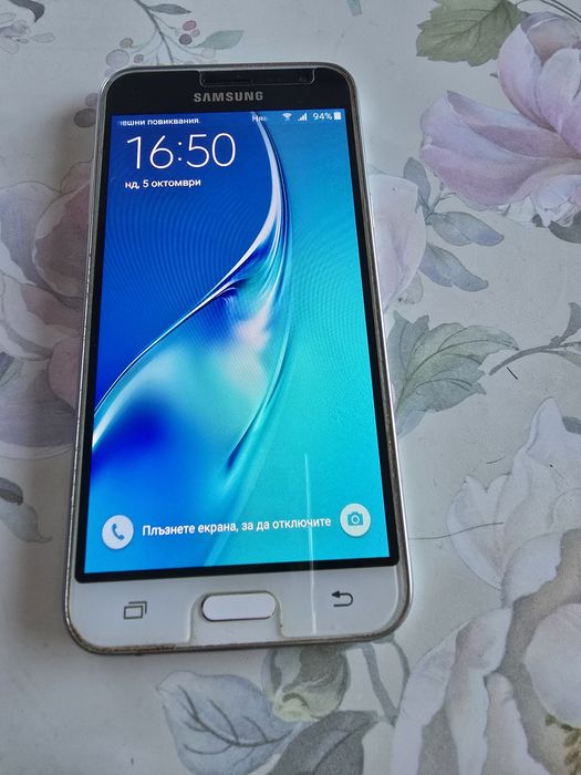 Samsung j3 работещт много запазен