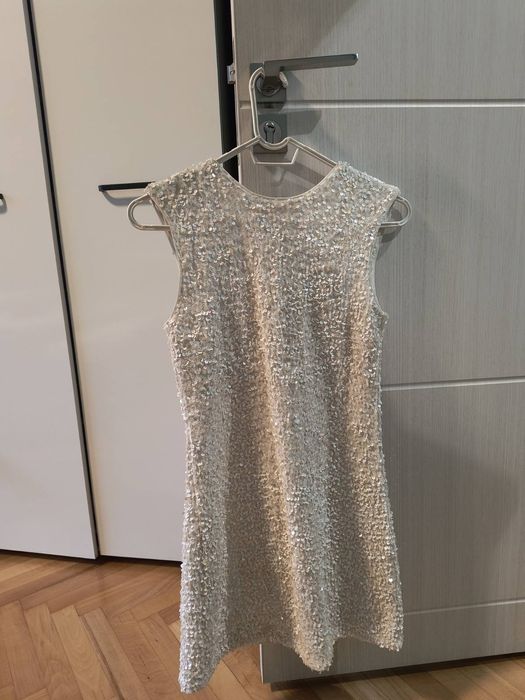 бяла рокля / бижу
• Размер: XS
• Дължина: 74 см
• Състояние: