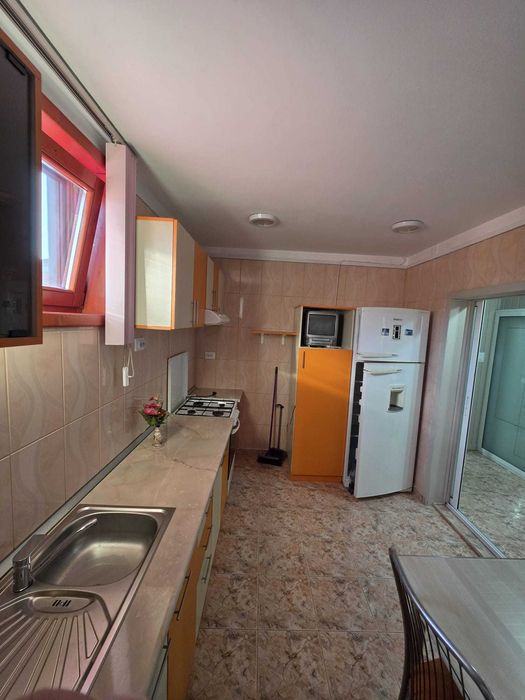 De Inchiriat Apartament 3 Camere - Aparatorii Patriei 4 minute de metrou