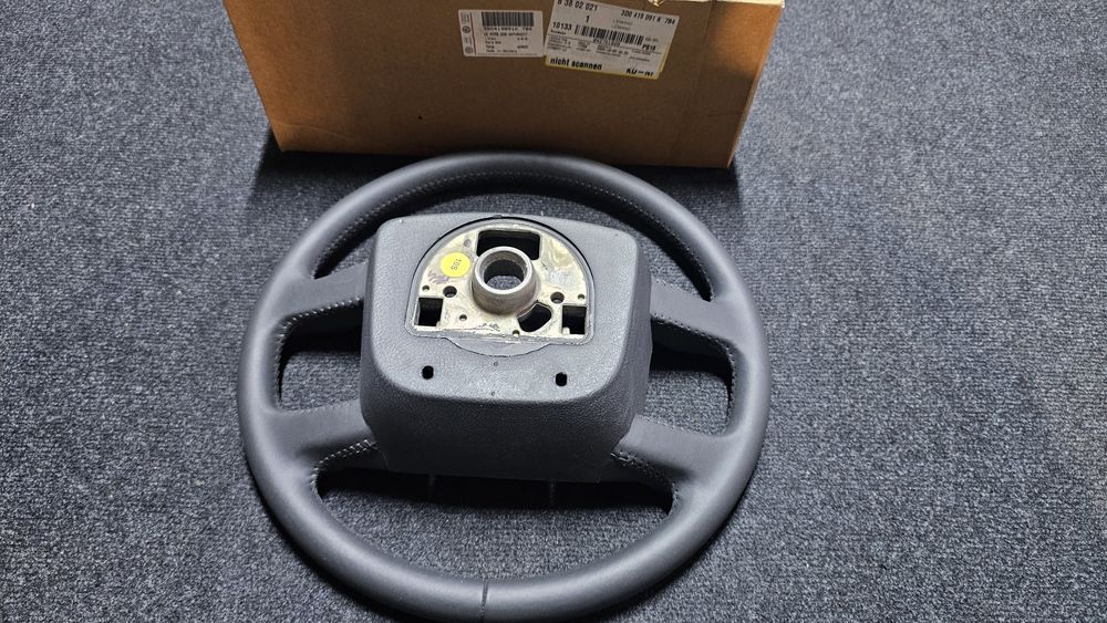 Volan piele nou original Volkswagen Phaeton / Touareg 2002 - 2010

Cod