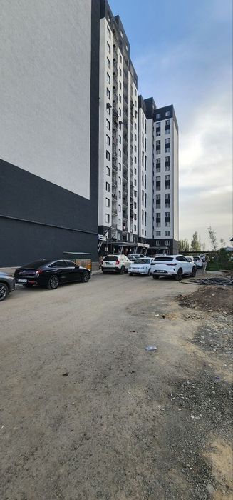 Сергили район Янги Дархон новастройка 2комнатная все ест техники мебел