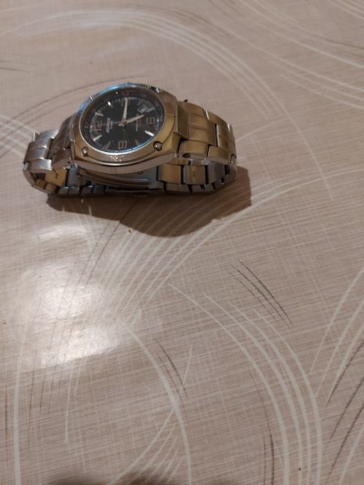 CASIO противоводен с 10 годишна  батериа