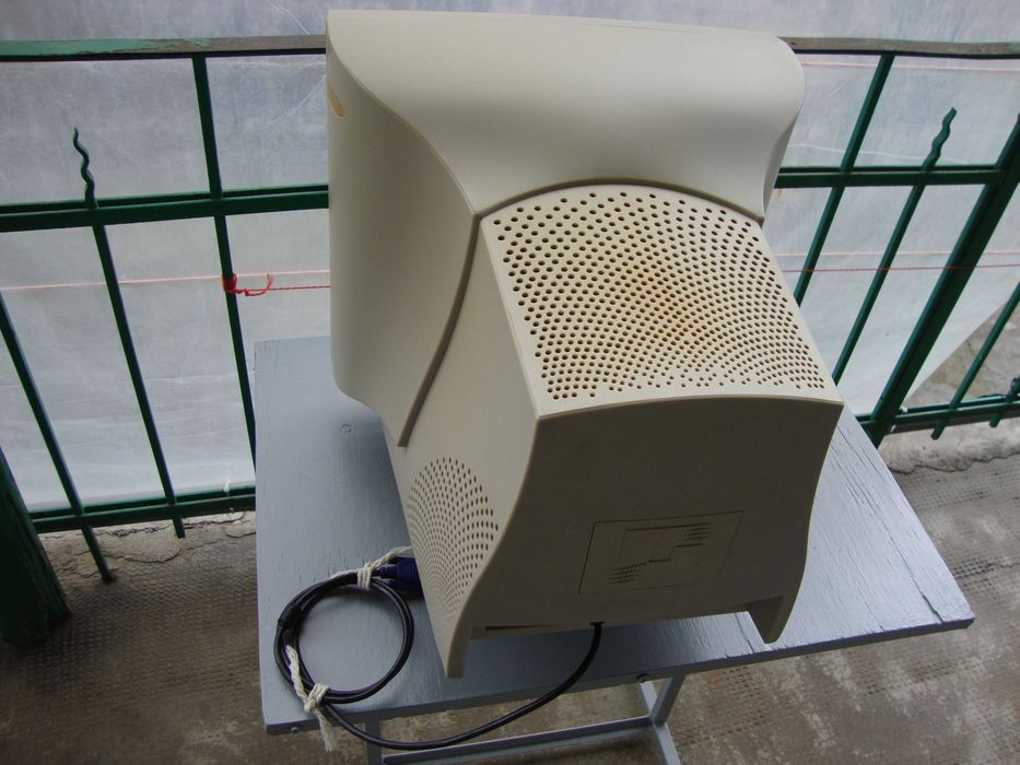 Monitor CRT Horizon 7002D, diagonala 17 "