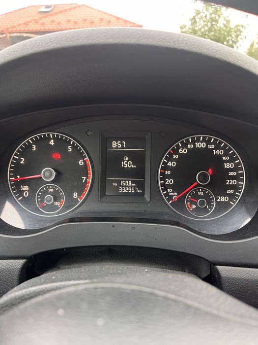 Volkswagen Jetta III, 1.2 TSI, 2012 – 106 CP | 2 seturi de anvelope | Negociabil  Vând Volkswagen Jetta III, an 2012, motor 1.2 TSI